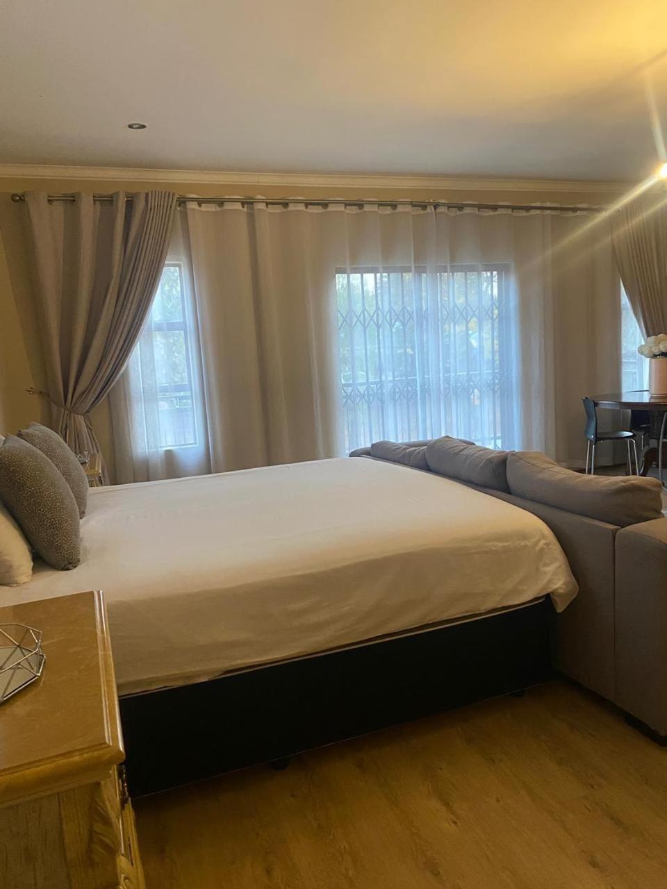 Entire 4 Bedroom House In Midrand, Johannesburg Randjesfontein Exterior foto